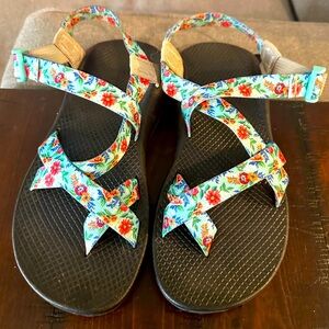 Chacos. Size 9W. Gently used. Floral
Pattern.